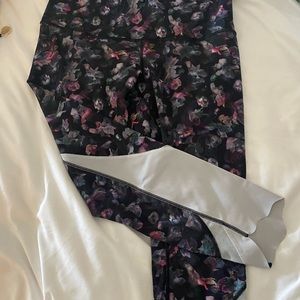 Never worn lululemon Wunder Under scallop crop!